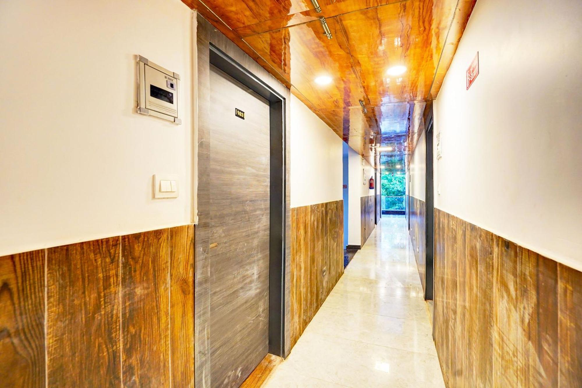 Hotel Super Townhouse Sector 104 Noida Exterior foto