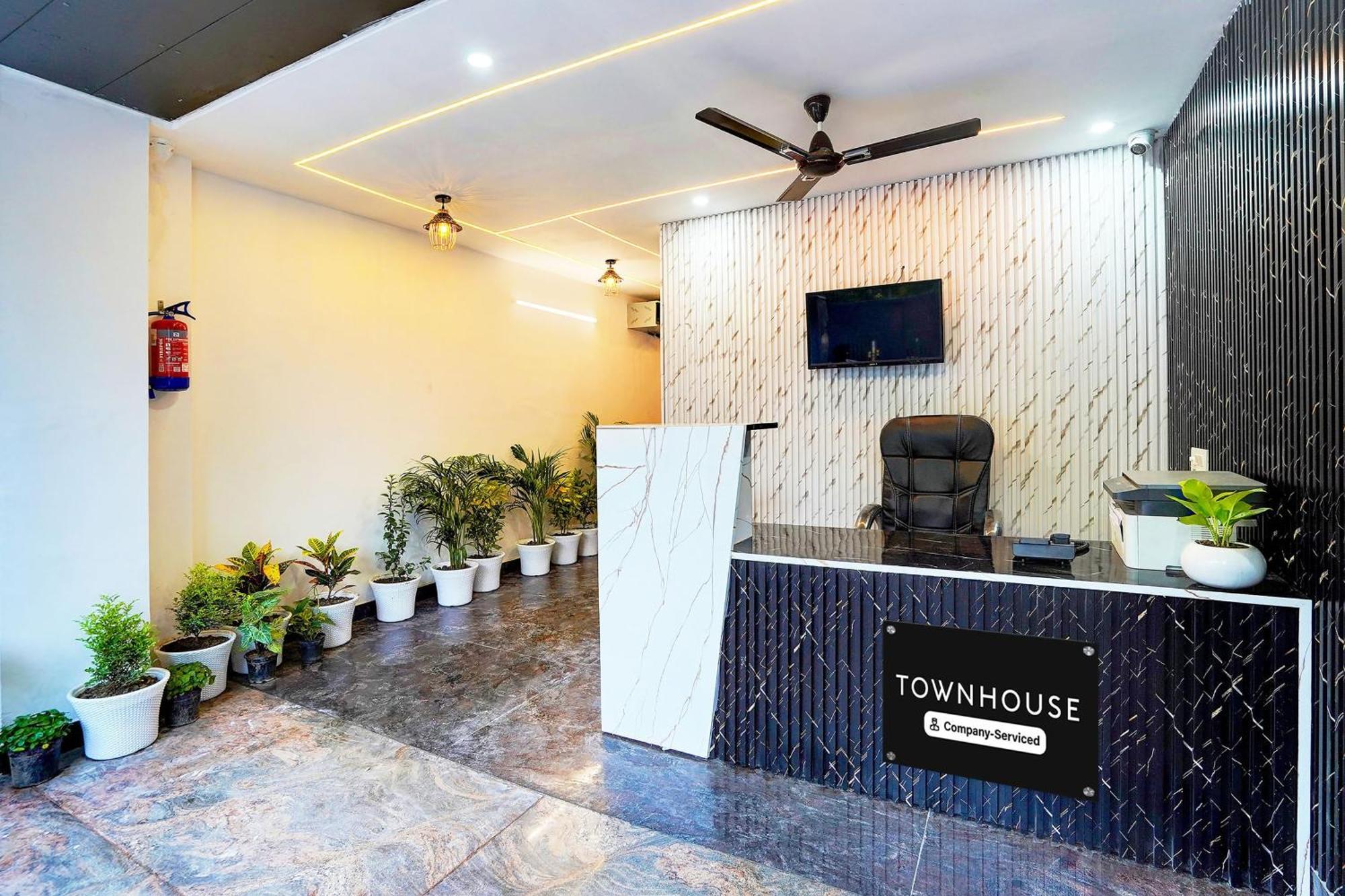 Hotel Super Townhouse Sector 104 Noida Exterior foto